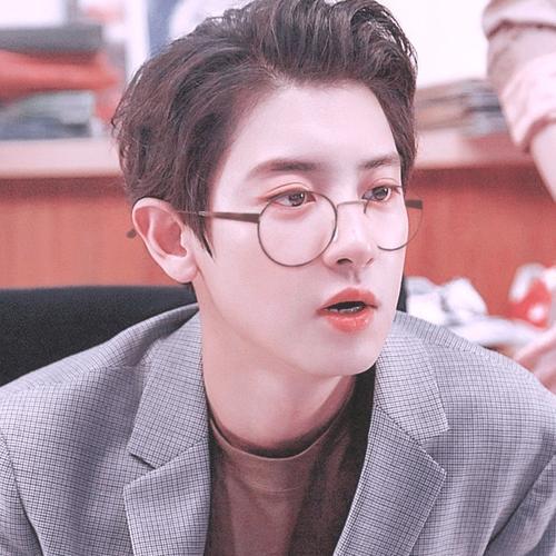 伯贤爆料朴灿烈视频,视频揭秘兄弟情深瞬间